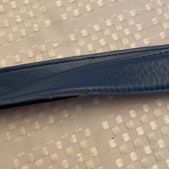 Vera Bradley zipper top tote bag with leather straps - Picture 7 of 7